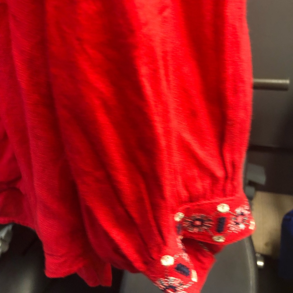 Red blouse - Picture 6 of 6